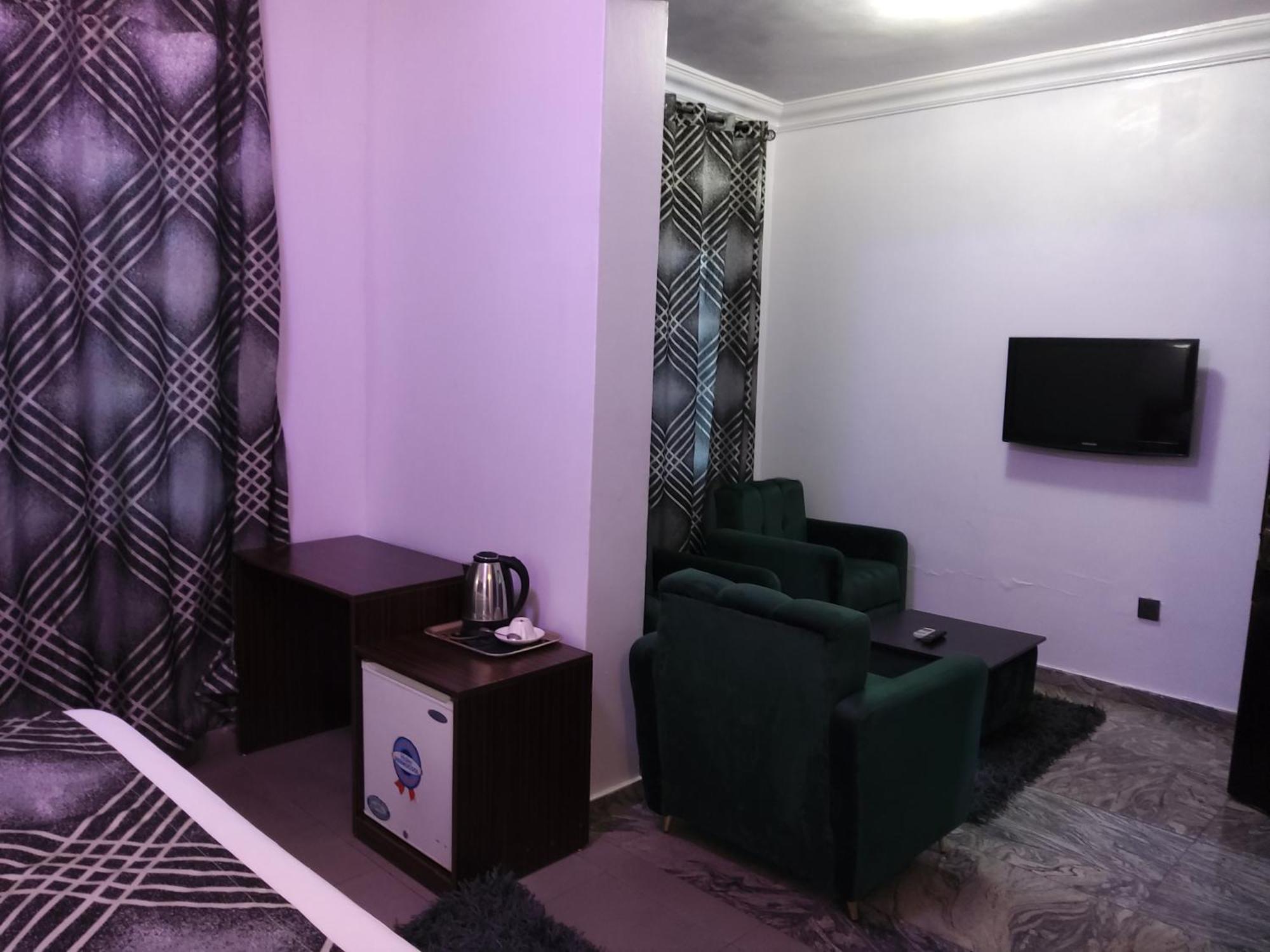 Crownedge Hotels Ikeja Exterior photo