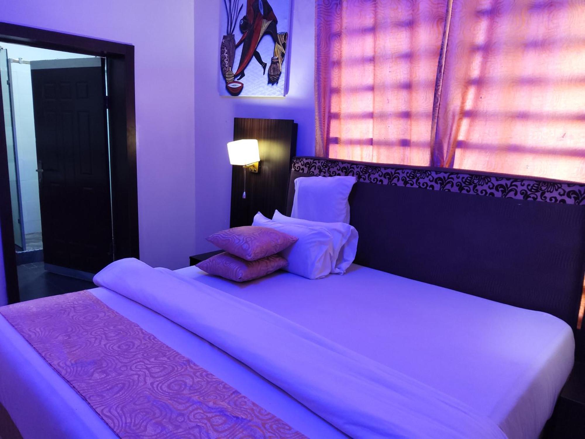 Crownedge Hotels Ikeja Exterior photo