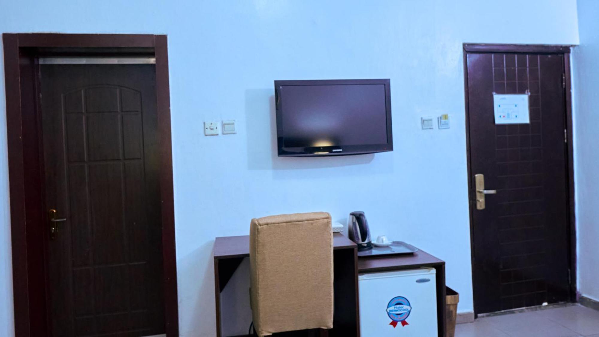 Crownedge Hotels Ikeja Exterior photo