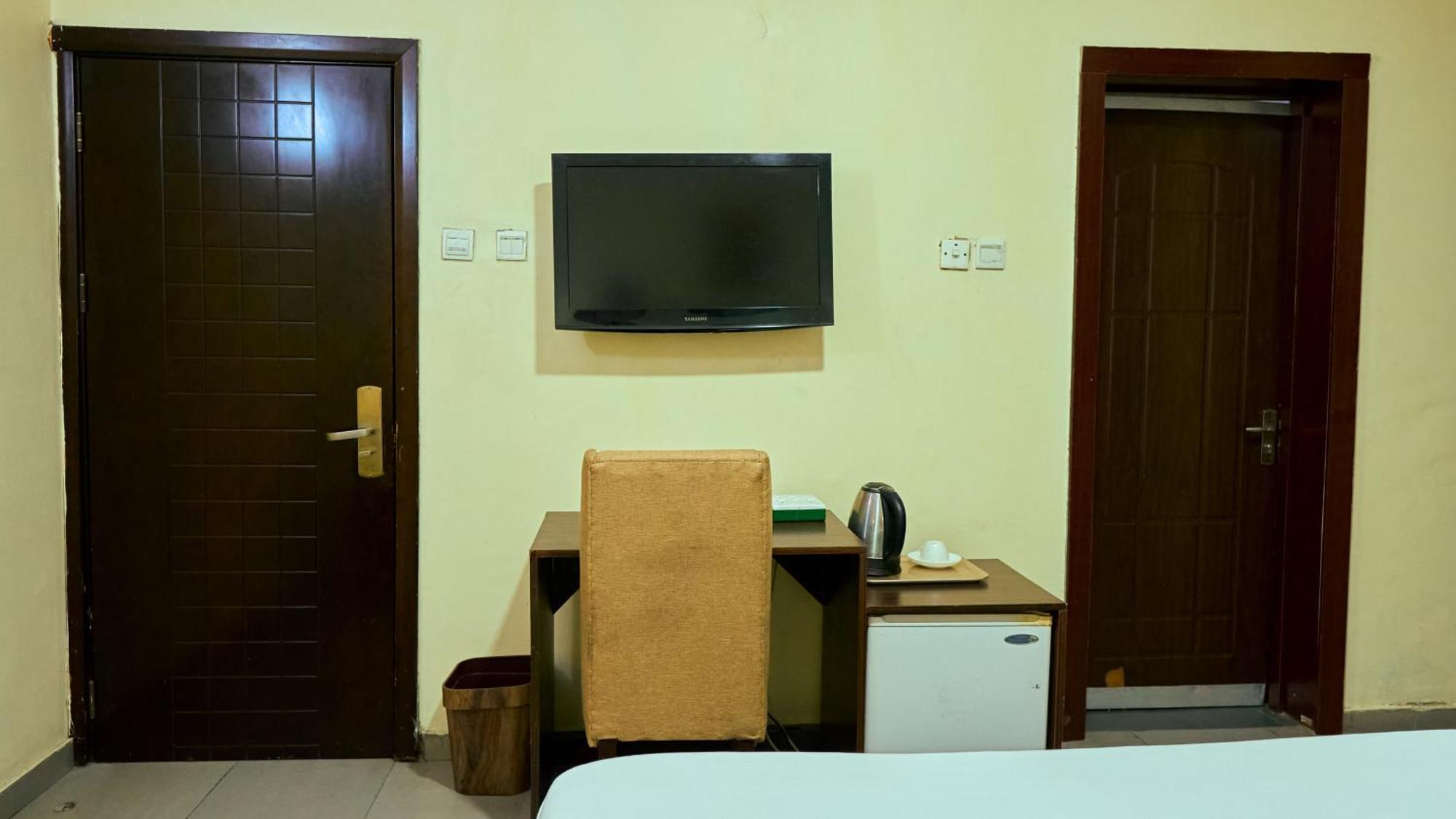Crownedge Hotels Ikeja Exterior photo